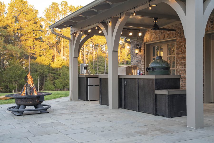 Outdoor-Fire-Kitchen